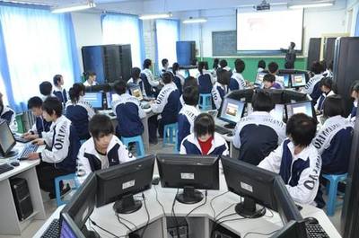 中專女生的熱門專業(yè)選擇 計算機軟件開發(fā)與運維服務的就業(yè)前景